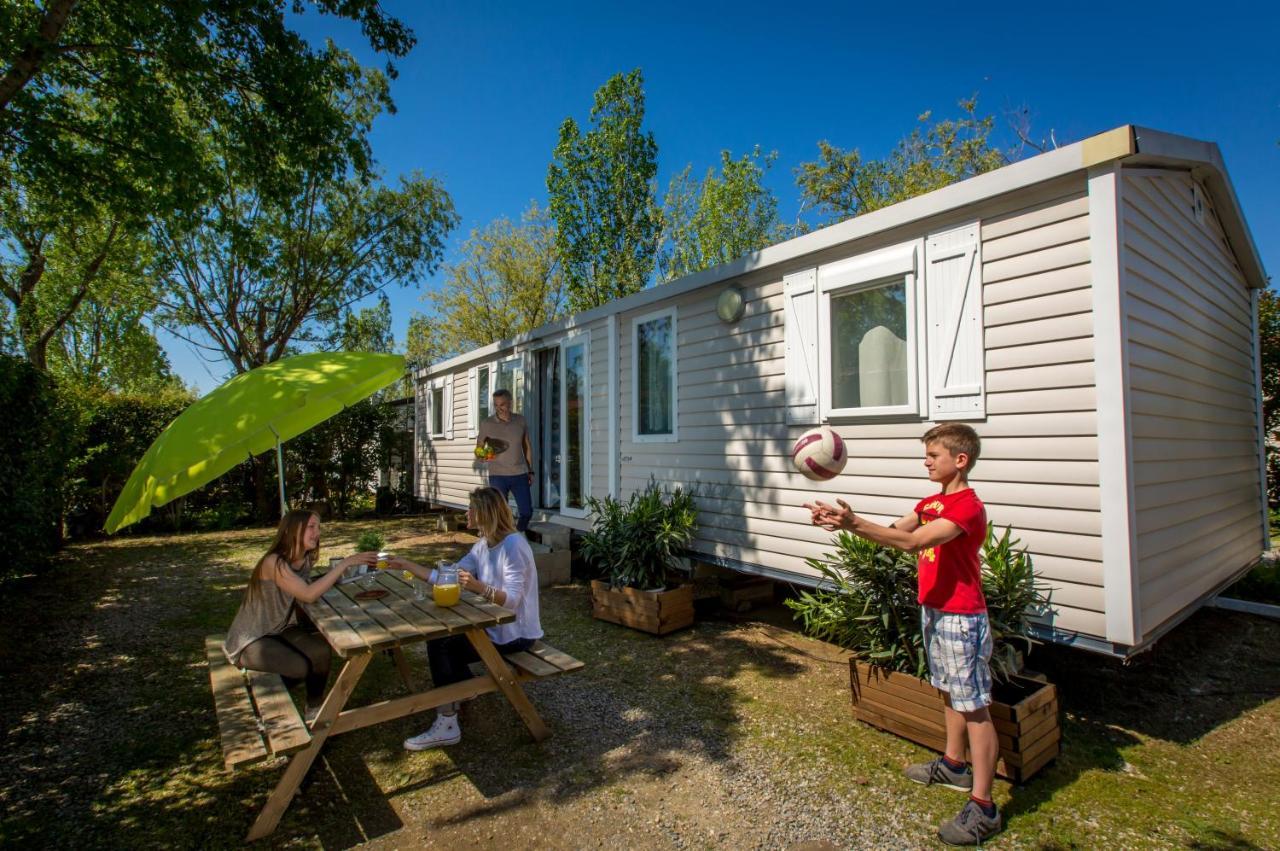 Camping Marina Plage Vitrolles  Bagian luar foto