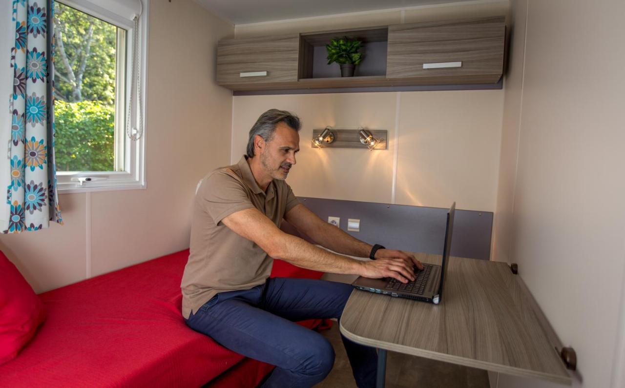Camping Marina Plage Vitrolles  Bagian luar foto