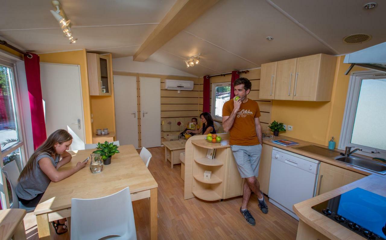 Camping Marina Plage Vitrolles  Bagian luar foto